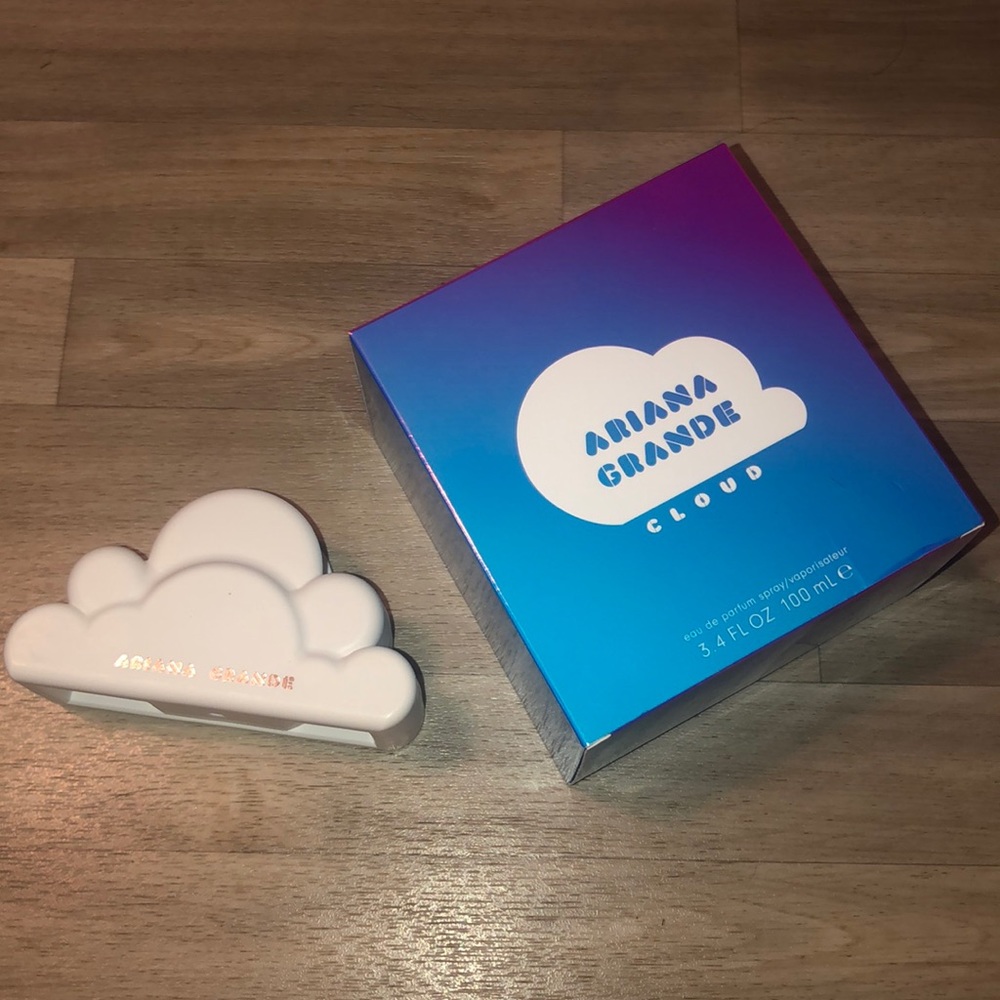Ariana grande cloud perfume box and holder
